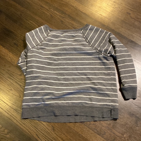 Aerie Gray Sweatshirt XXL Silver Stripes Stripe EUC - Picture 7 of 7